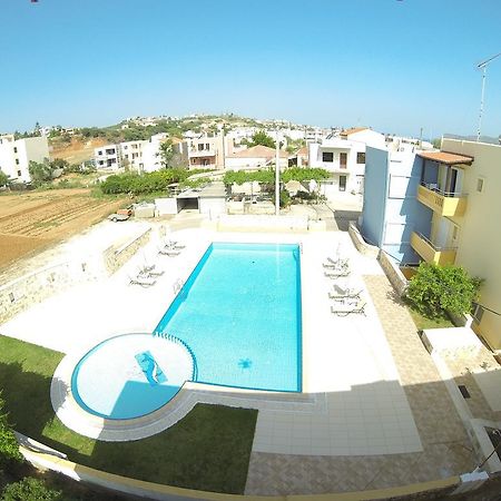 Irini Stalos Apartments Bagian luar foto