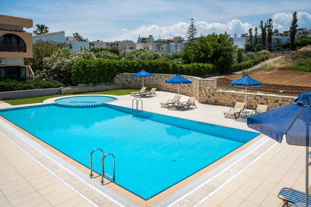 Irini Stalos Apartments Bagian luar foto