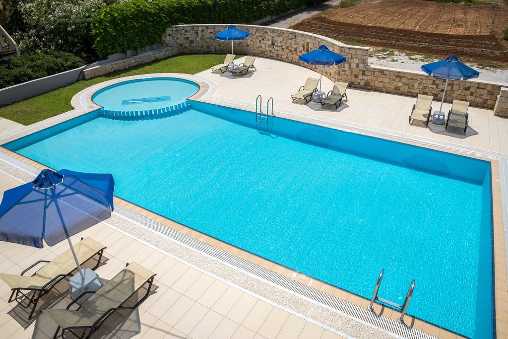 Irini Stalos Apartments Bagian luar foto