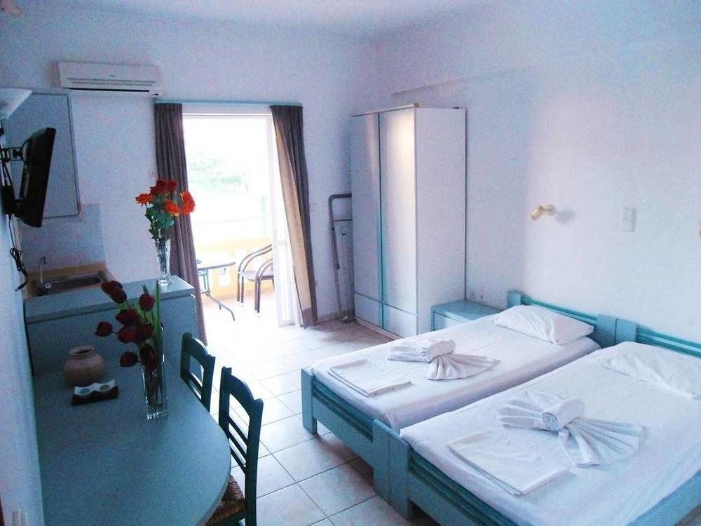 Irini Stalos Apartments Bagian luar foto
