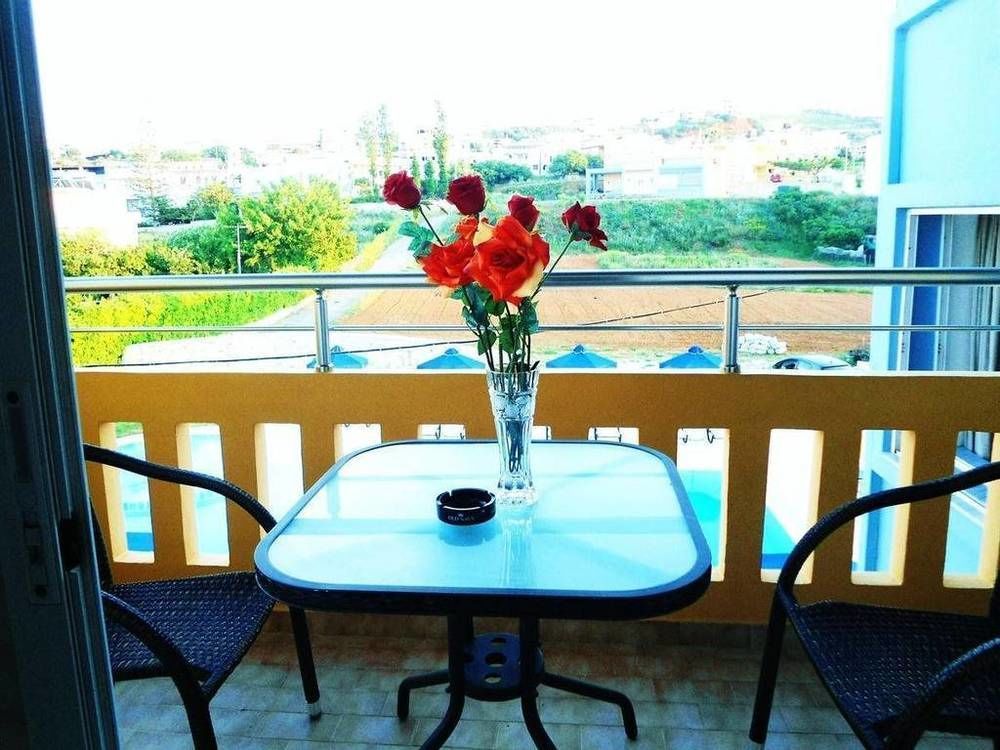 Irini Stalos Apartments Bagian luar foto