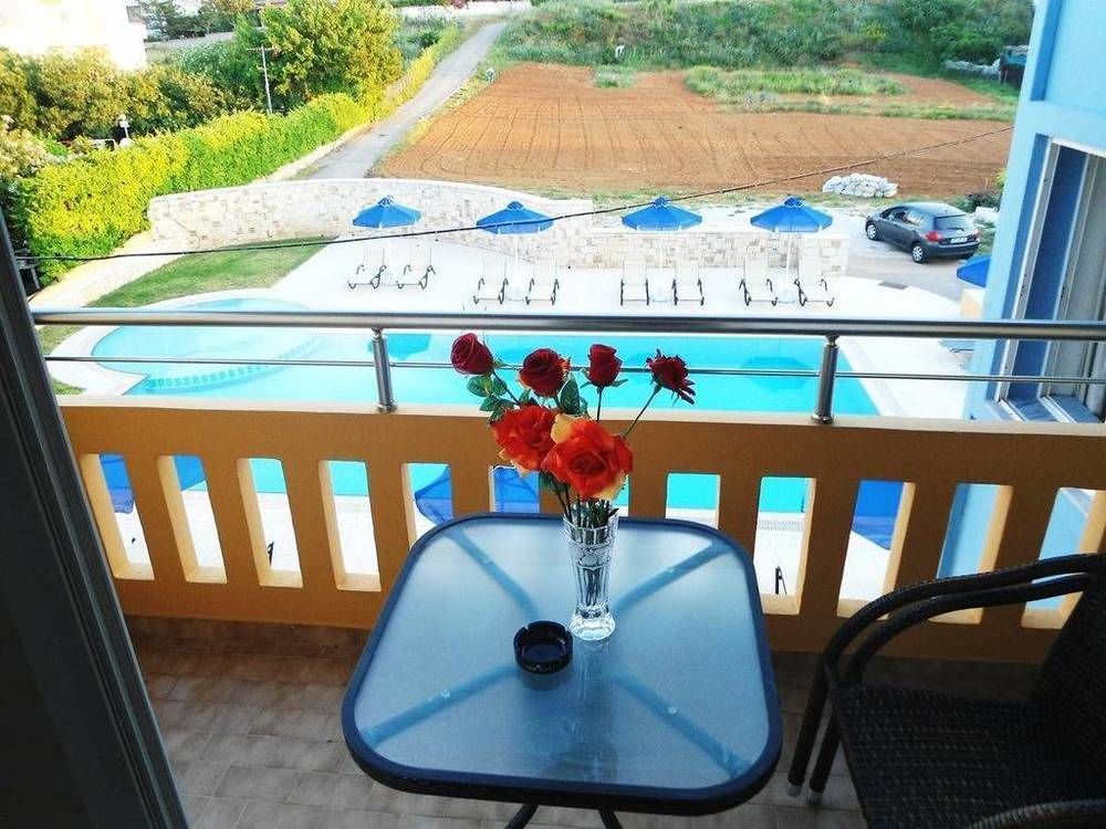 Irini Stalos Apartments Bagian luar foto