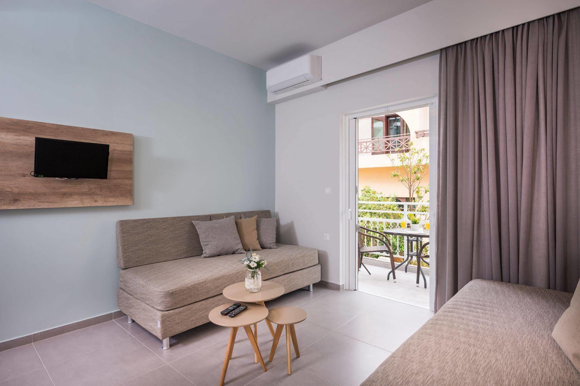 Irini Stalos Apartments Bagian luar foto