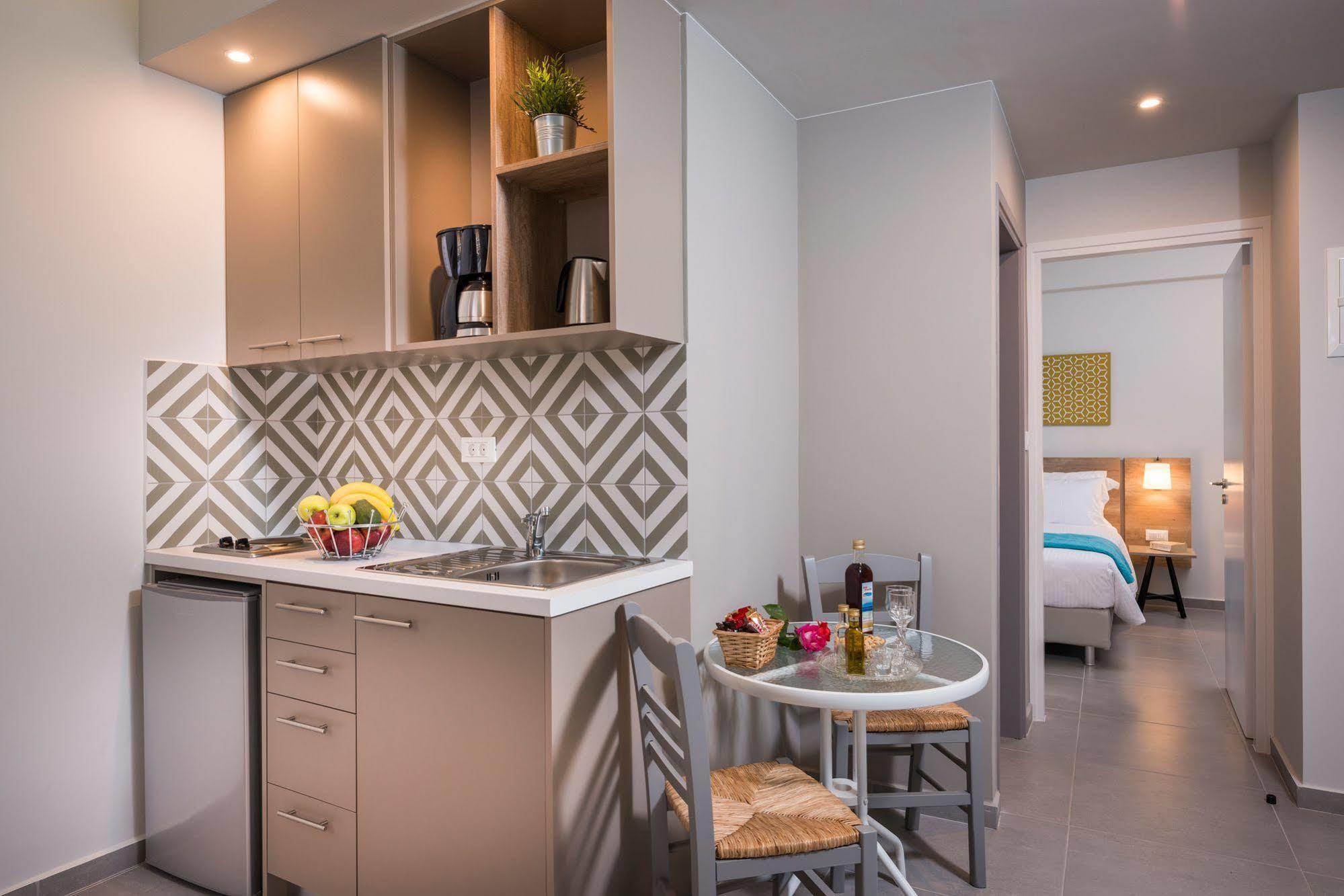 Irini Stalos Apartments Bagian luar foto
